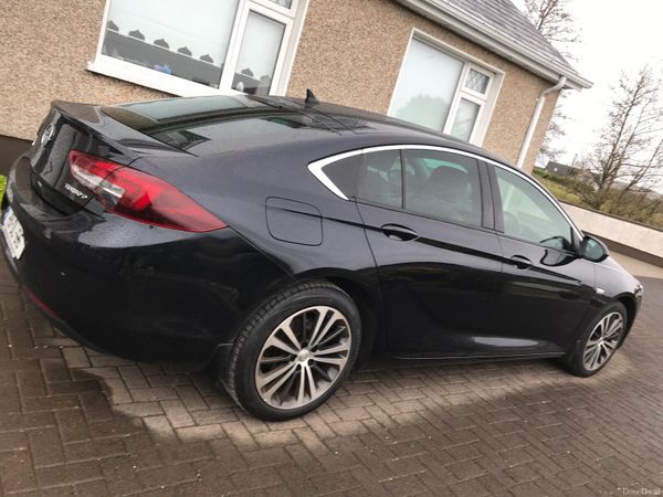 Opel Insignia Hatchback, Diesel, 2019, Blue