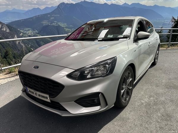 Ford Focus Hatchback, Diesel, 2020, Grey