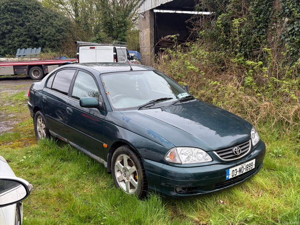 Toyota Avensis Saloon, Petrol, 2003, Green