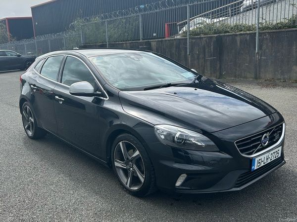 Volvo V40 Hatchback, Diesel, 2015, Black