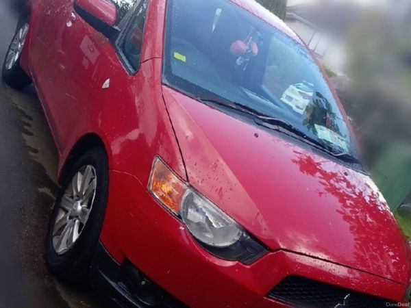 Mitsubishi Colt MPV, Petrol, 2012, Red