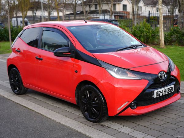 Toyota Aygo Hatchback, Petrol, 2016, Red