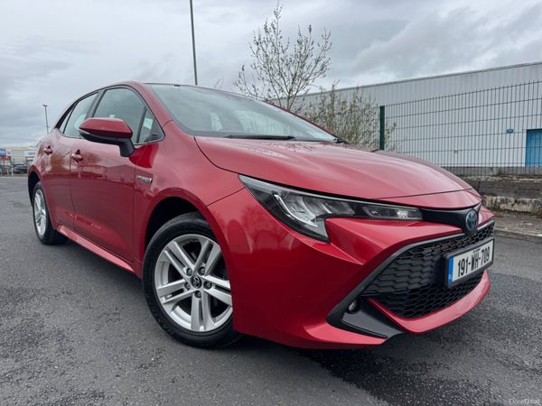 Toyota Corolla Hatchback, Petrol Hybrid, 2019, Red