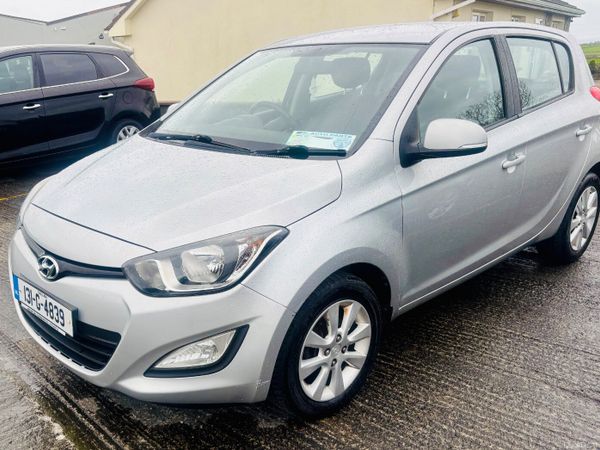 Hyundai i20 Hatchback, Petrol, 2013, Silver