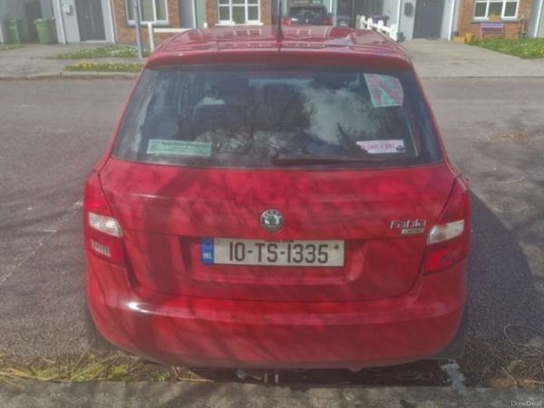 Skoda Fabia Hatchback, Petrol, 2010, Red