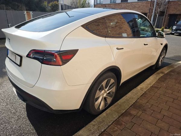 Tesla Model Y MPV, Electric, 2023, White