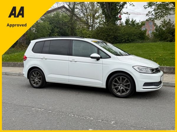 Volkswagen Touran MPV, Petrol, 2016, White