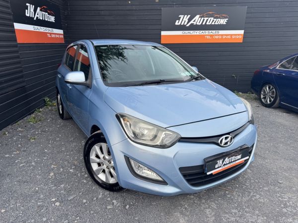 Hyundai i20 Hatchback, Petrol, 2012, Blue
