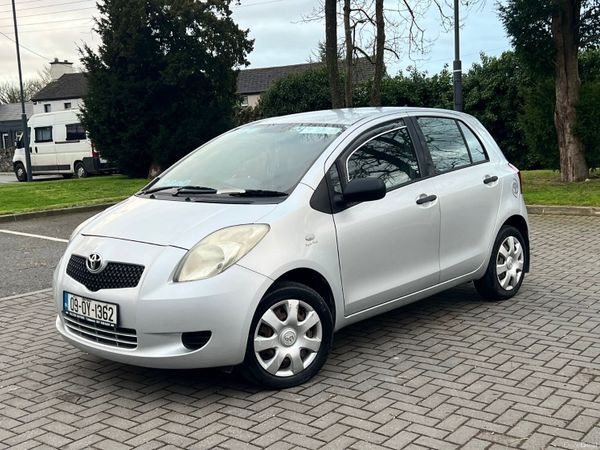 Toyota Yaris Hatchback, Petrol, 2009, Silver