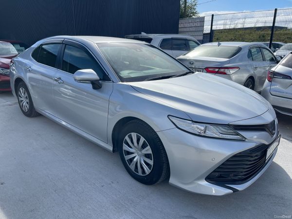 Toyota Camry Saloon, Petrol Hybrid, 2020, Silver