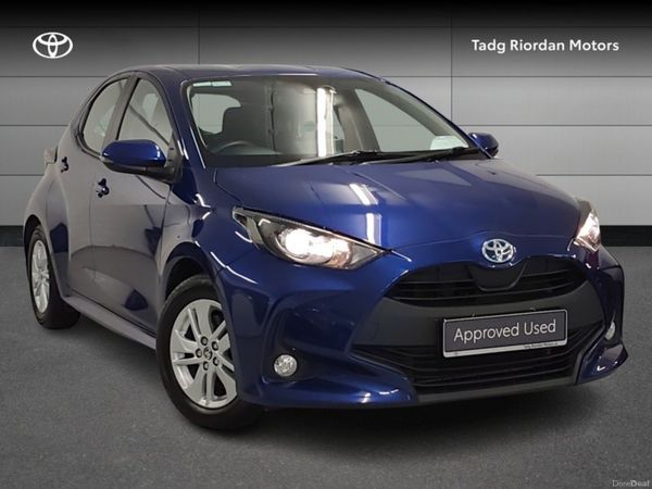 Toyota Yaris Hatchback, Petrol Hybrid, 2023, Blue