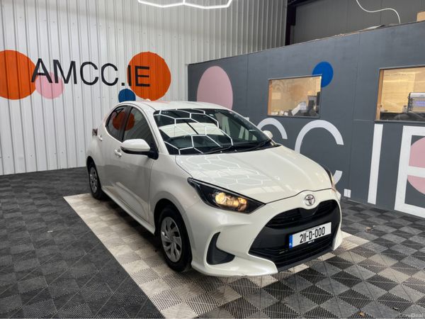 Toyota Yaris Hatchback, Petrol Hybrid, 2022, White