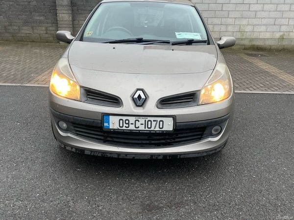 Renault Clio Hatchback, Petrol, 2009, Gold