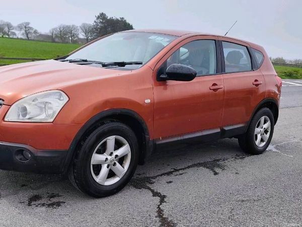 Nissan Qashqai Hatchback, Petrol, 2007, Red