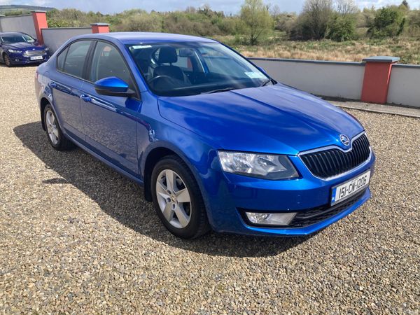 Skoda Octavia Saloon, Petrol, 2015, Blue