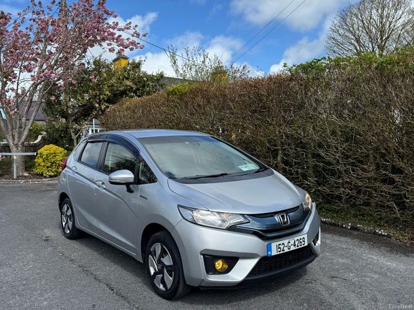 Honda Fit Hatchback, Petrol Hybrid, 2015, Silver