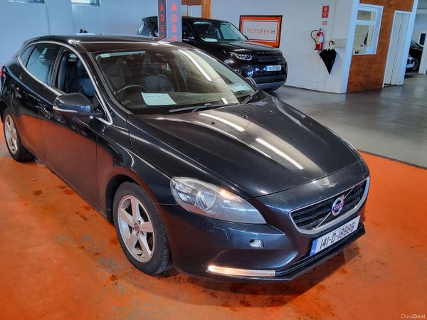 Volvo V40 Hatchback, Diesel, 2014, Black