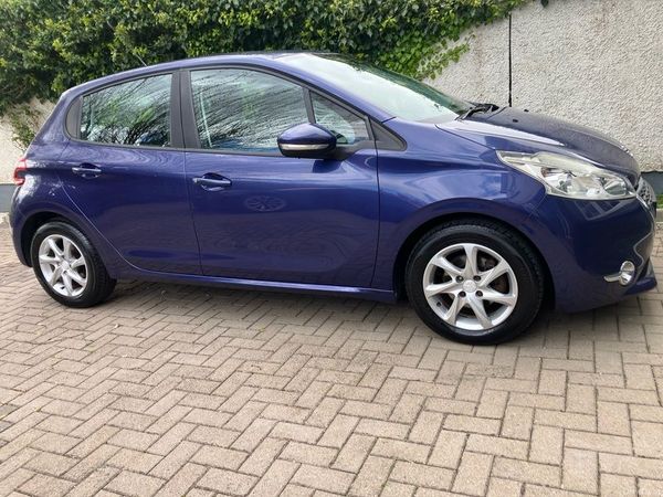 Peugeot 208 Hatchback, Petrol, 2013, Blue