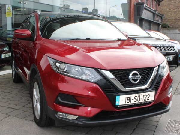 Nissan Qashqai MPV, Diesel, 2019, Red