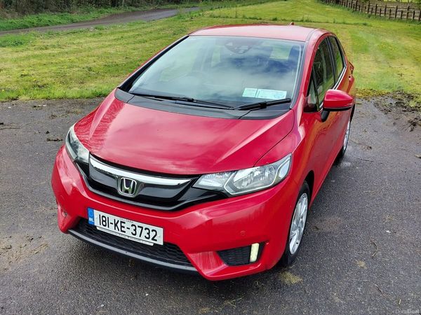 Honda Jazz Hatchback, Petrol, 2018, Red