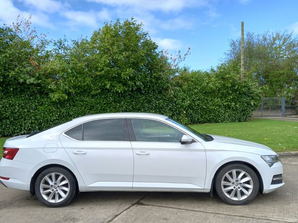 Skoda Superb Hatchback, Diesel, 2020, White