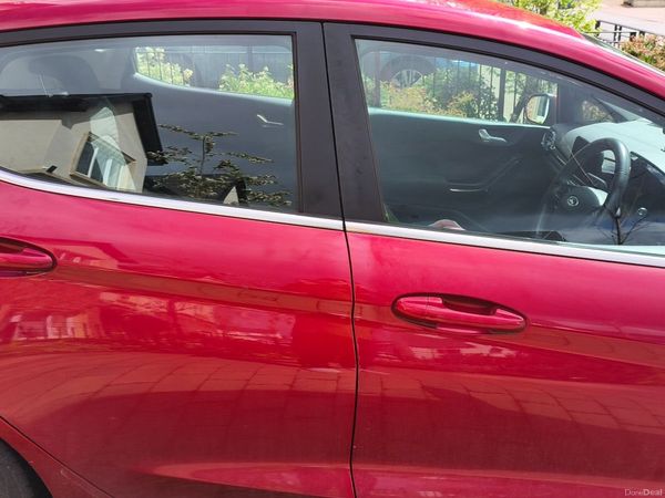 Ford Fiesta Hatchback, Petrol, 2018, Red