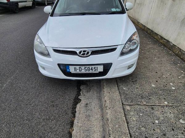 Hyundai i30 Hatchback, Diesel, 2011, White