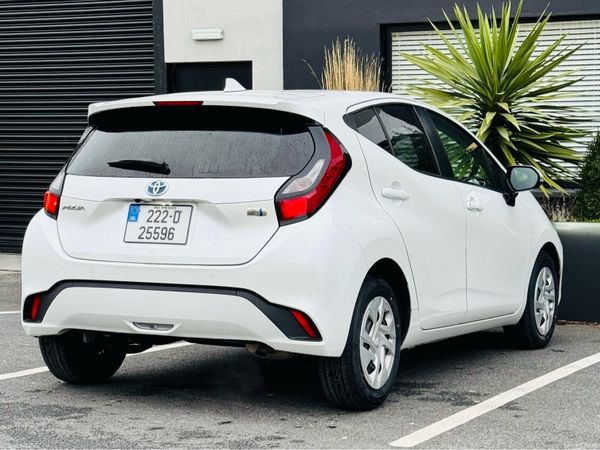 Toyota Aqua Hatchback, Petrol Hybrid, 2022, White