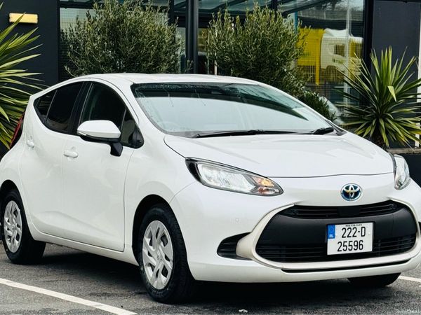 Toyota Aqua Hatchback, Petrol Hybrid, 2022, White