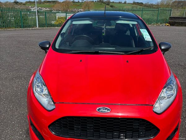 Ford Fiesta Hatchback, Petrol, 2016, Red