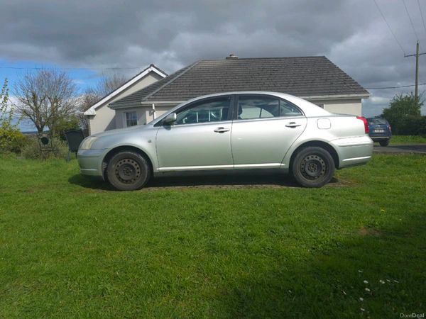 Toyota Avensis Saloon, Petrol, 2004, Silver