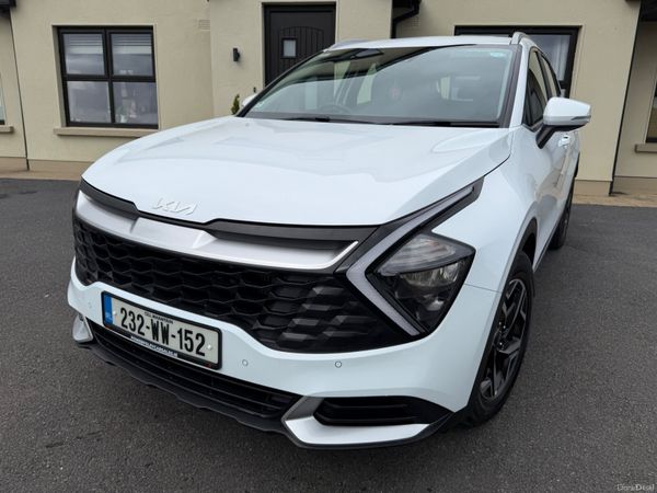 Kia Sportage SUV, Diesel Hybrid, 2023, White