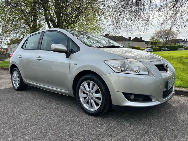 Toyota Auris Hatchback, Petrol, 2009, Silver