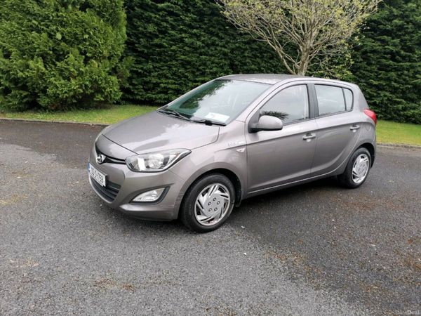 Hyundai i20 Hatchback, Petrol, 2013, Grey