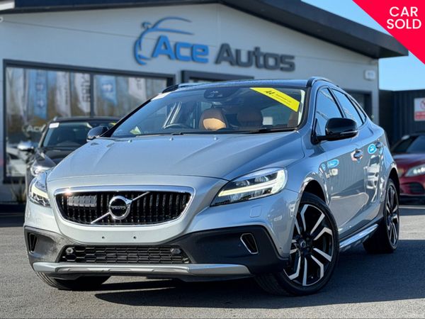 Volvo V40 Hatchback, Diesel, 2018, Grey