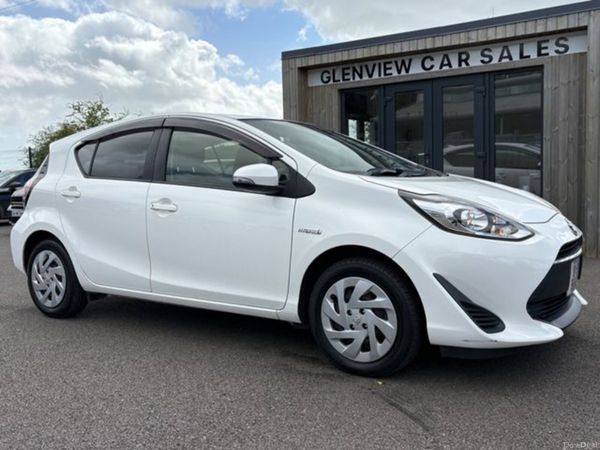 Toyota Aqua Hatchback, Petrol Hybrid, 2019, White