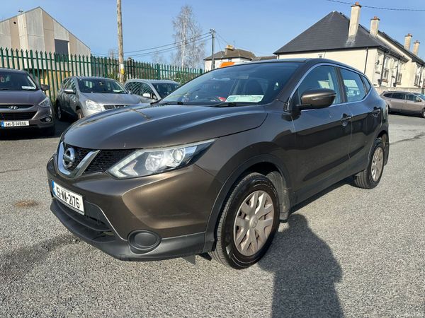 Nissan Qashqai Hatchback, Diesel, 2015, Brown