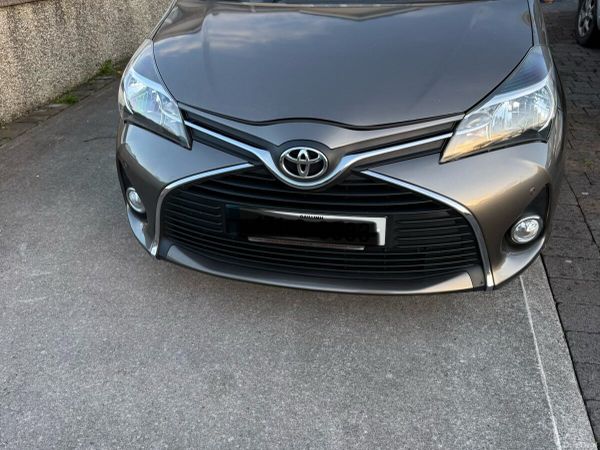 Toyota Yaris Hatchback, Diesel, 2017, Bronze