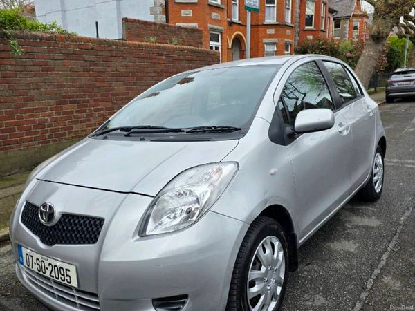 Toyota Yaris Hatchback, Petrol, 2007, Silver