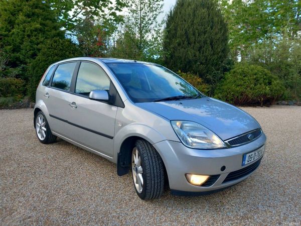 Ford Fiesta Hatchback, Petrol, 2005, Silver
