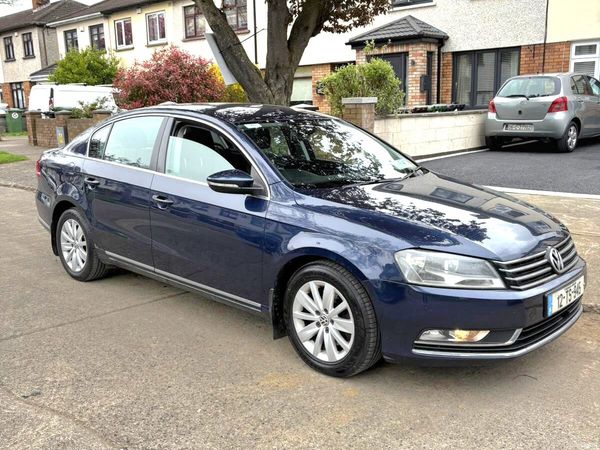 Volkswagen Passat Saloon, Diesel, 2012, Blue