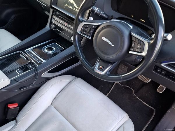 Jaguar F-Pace SUV, Diesel, 2016, Blue