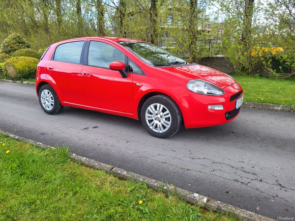 Fiat Punto Hatchback, Petrol, 2013, Red