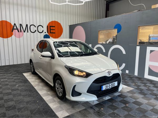 Toyota Yaris Hatchback, Petrol, 2021, White