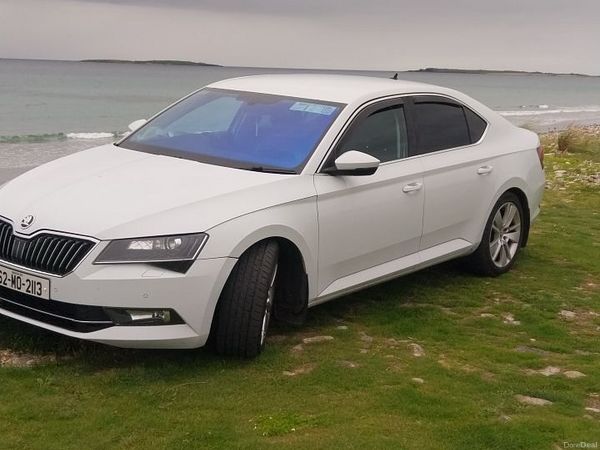 Skoda Superb Hatchback, Diesel, 2016, White