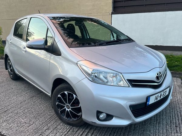 Toyota Yaris Hatchback, Petrol, 2014, Silver