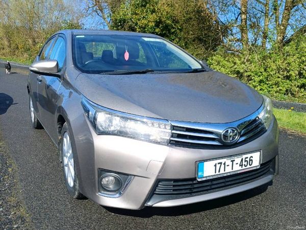 Toyota Corolla Saloon, Diesel, 2017, Brown