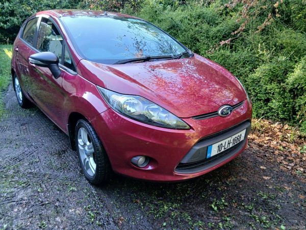 Ford Fiesta Hatchback, Diesel, 2010, Red