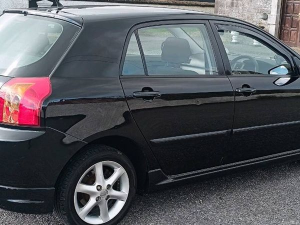 Toyota Corolla Hatchback, Petrol, 2005, Black