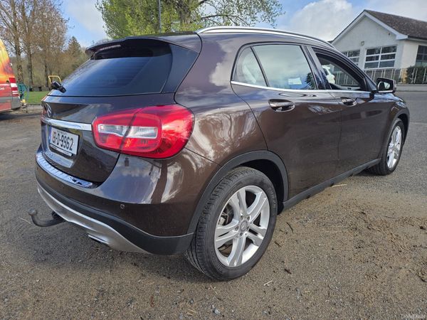 Mercedes-Benz GLA SUV, Diesel, 2015, Brown
